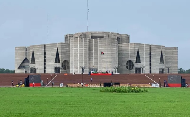 সংসদের প্রথম অধিবেশন: স্পিকারের আসনে বসবেন কে? ১৯৭৩ সালের নজির কি অনুসরণ হবে?